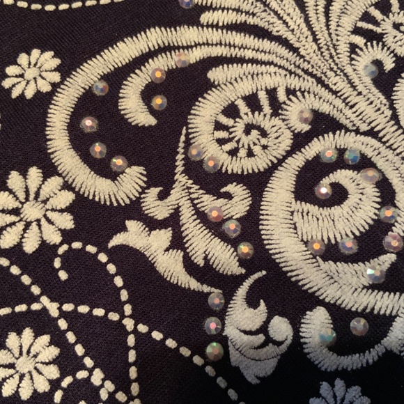 SJS Lightweight Flowy Floral Embroidered & Rhinestone Tank Top (L) - Picture 7 of 8